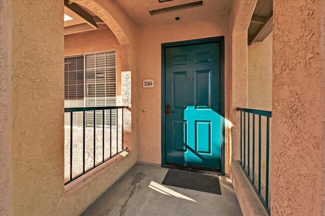 18614 Caminito Cantilena in San Diego, CA - Building Photo - Building Photo