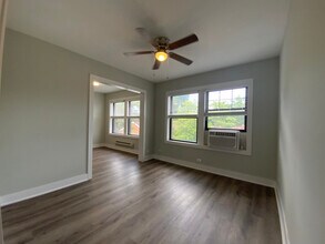 725 Saint Johns Ave in Highland Park, IL - Building Photo - Building Photo