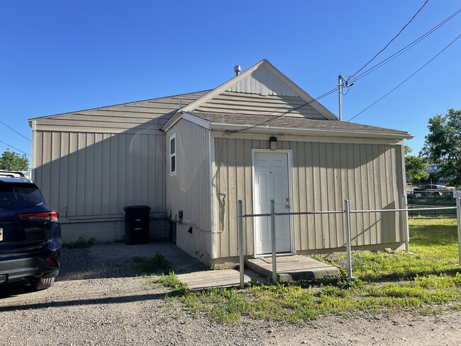 property at 527 1/2 Saint Johns Ave