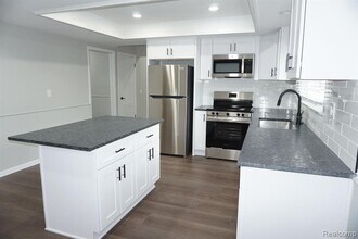 60938 Lake Edge in Washington, MI - Building Photo - Building Photo