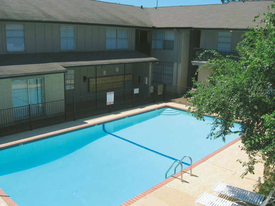 University Courtyard Apartments in Nacogdoches, TX - Building Photo