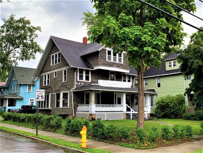 751 E Buchtel Ave in Akron, OH - Building Photo - Building Photo