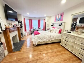 111 Gainsborough St, Unit 01 in Boston, MA - Building Photo - Building Photo