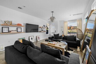 404 Powell Cir in Austin, TX - Building Photo - Building Photo