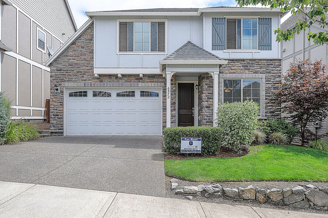 6572 NW 164th Ave in Portland, OR - Building Photo