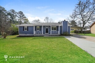 595 Lakeridge Cir SE in Conyers, GA - Building Photo