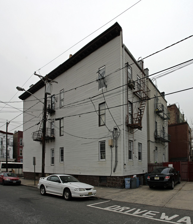 2600 New York Ave in Union City, NJ - Building Photo - Building Photo