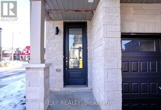 1260 Nat'l Vly Dr in Mississauga, ON - Building Photo - Building Photo