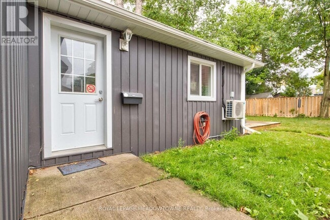 205 Liverpool St in Guelph, ON - Building Photo - Building Photo