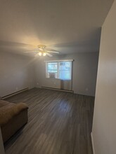 105 NE 5th Ave, Unit 109 NE 5th Ave in Aledo, IL - Building Photo - Building Photo