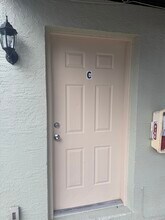 909 E Humphrey St, Unit C in Tampa, FL - Building Photo - Building Photo