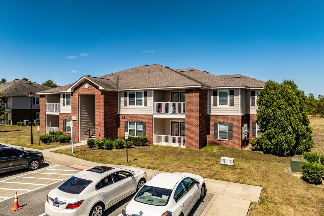 Beasley Pointe Apartments in Dickson, TN - Building Photo