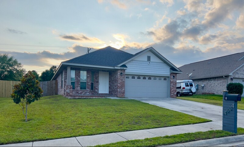 14604 Canal Lp in Gulfport, MS - Building Photo