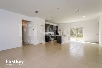 1435 Punta Gorda Dr in Poinciana, FL - Building Photo - Building Photo