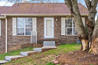 2025 Windroe Dr in Clarksville, TN - Building Photo - Building Photo