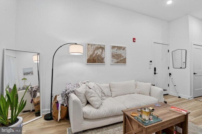 1415 Locust St in Philadelphia, PA - Building Photo - Building Photo