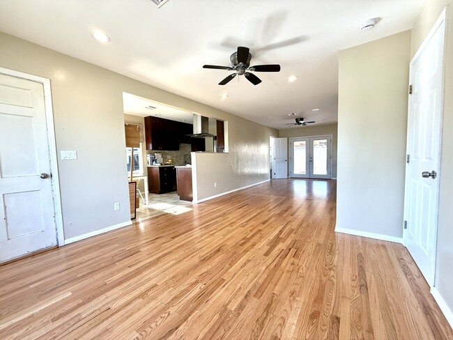 1720 Midvale Dr in San Diego, CA - Building Photo - Building Photo