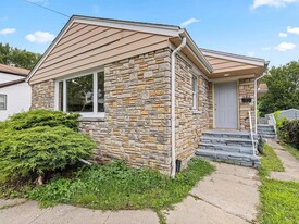 619 Regan St in Rockford, IL - Building Photo