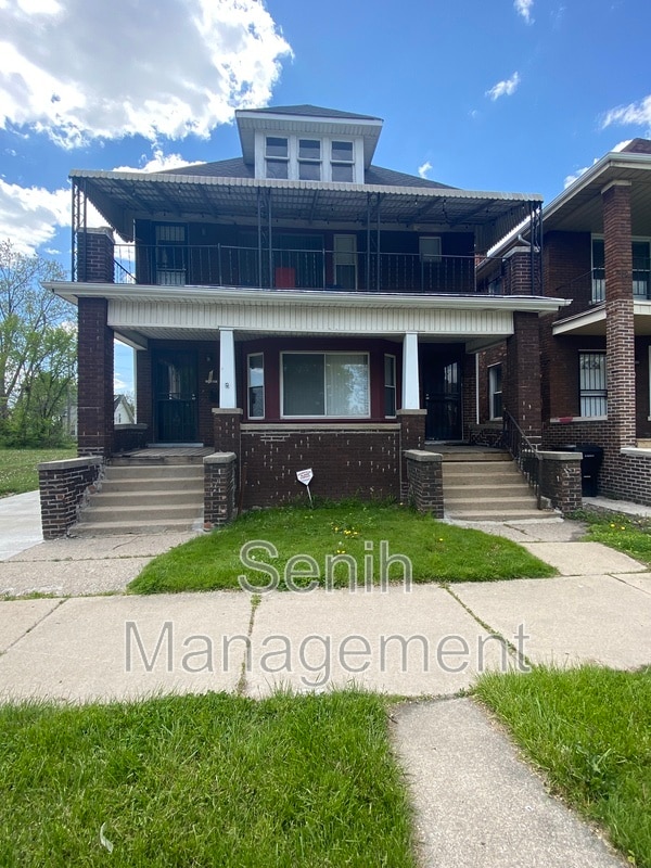 property at 1495 W Grand Blvd