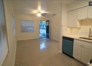 902 S Bruce St in Tampa, FL - Building Photo - Building Photo