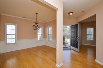 6511 Falls Lake Dr in Charlotte, NC - Building Photo - Building Photo