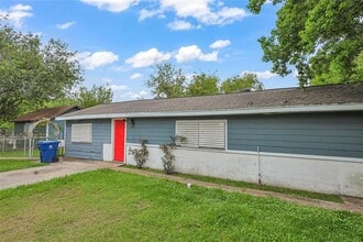 2802 2nd Ave N in Texas City, TX - Foto de edificio - Building Photo