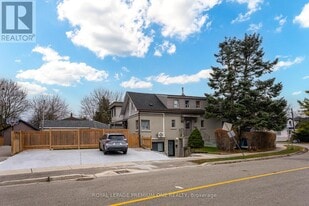 79 Twenty Fifth St in Toronto, ON - Building Photo