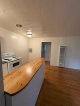 16 Pacheco St, Unit 2 in San Rafael, CA - Foto de edificio - Building Photo