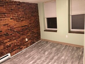 164 Cottage St in Boston, MA - Building Photo - Building Photo