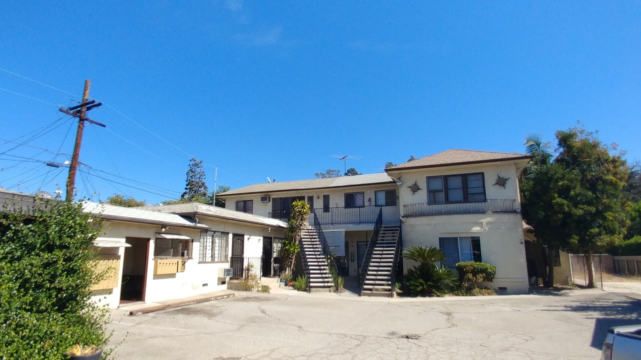 The Palm Glen Apartments in Glendale, CA - Building Photo