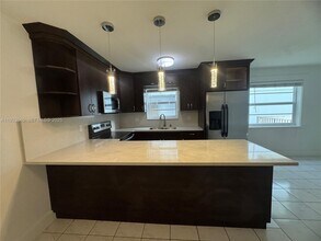 1221 SW 122nd Ave in Miami, FL - Building Photo - Building Photo
