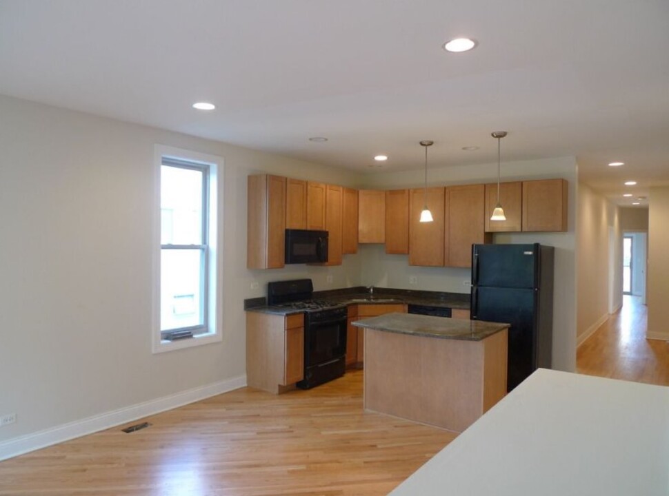 2335 W Washington Blvd in Chicago, IL - Building Photo