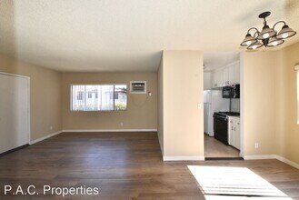 11204 Peach Grove St in Los Angeles, CA - Building Photo - Building Photo