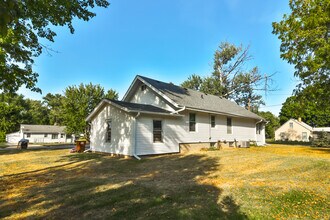 855 Wood Ave in Machesney Park, IL - Building Photo - Building Photo