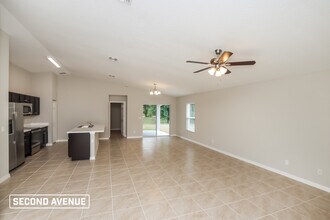 1576 Summit Rd in Palm Bay, FL - Foto de edificio - Building Photo