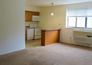 Emsworth Glen Apartments in Emsworth, PA - Building Photo - Building Photo