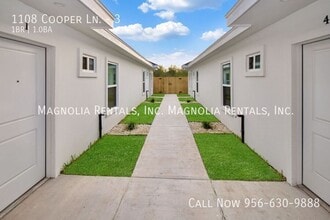 1108 Cooper Ln, Unit 3 in San Juan, TX - Foto de edificio - Building Photo