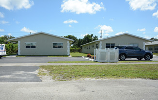 6122-6138 Cleveland St Apartments