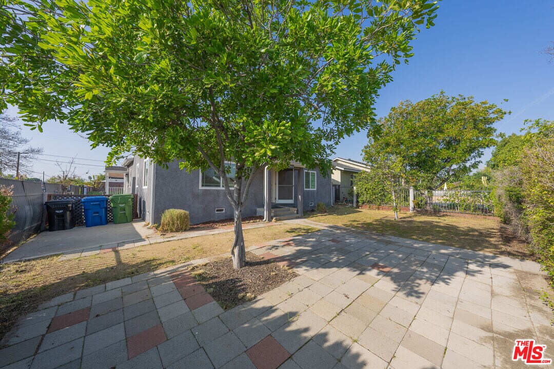 7503 Camellia Ave in Los Angeles, CA - Building Photo