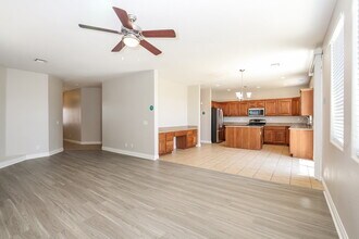 1079 Will Jay Ln in Las Vegas, NV - Building Photo - Building Photo