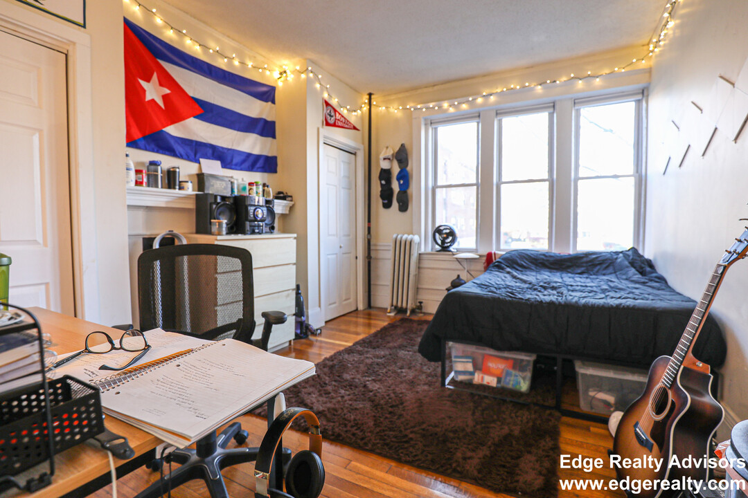 60 Egmont St, Unit 1 in Brookline, MA - Foto de edificio