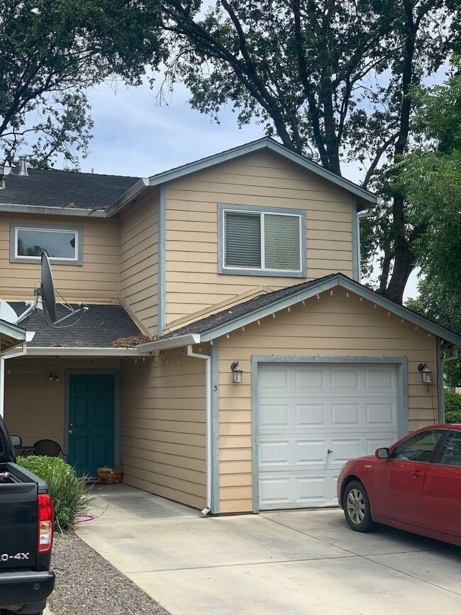 property at 985 E Lassen Ave