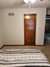 14310 S Kaw Dr in Olathe, KS - Building Photo - Building Photo