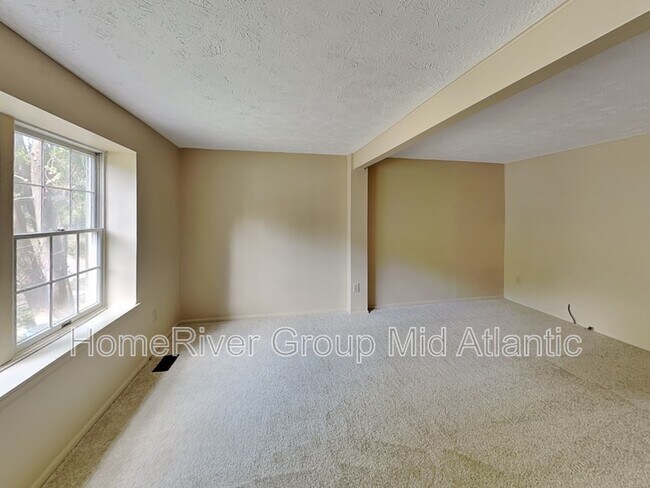 17211 Epsilon Pl in Rockville, MD - Building Photo - Building Photo