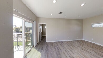 5262 Tipton St in San Diego, CA - Building Photo - Building Photo