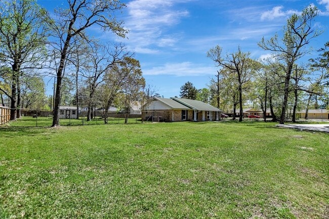 25802 Maplewood Dr in Spring, TX - Building Photo - Building Photo