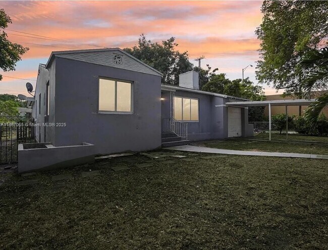 586 NW 48th St in Miami, FL - Building Photo - Building Photo