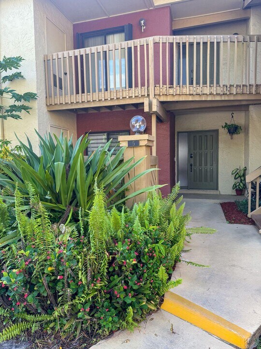 13035 Albright Ct in Wellington, FL - Building Photo