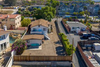 815 Ida Ave in Solana Beach, CA - Building Photo - Building Photo