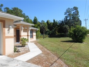 501 East 10th Street in Lehigh Acres, FL - Building Photo - Building Photo